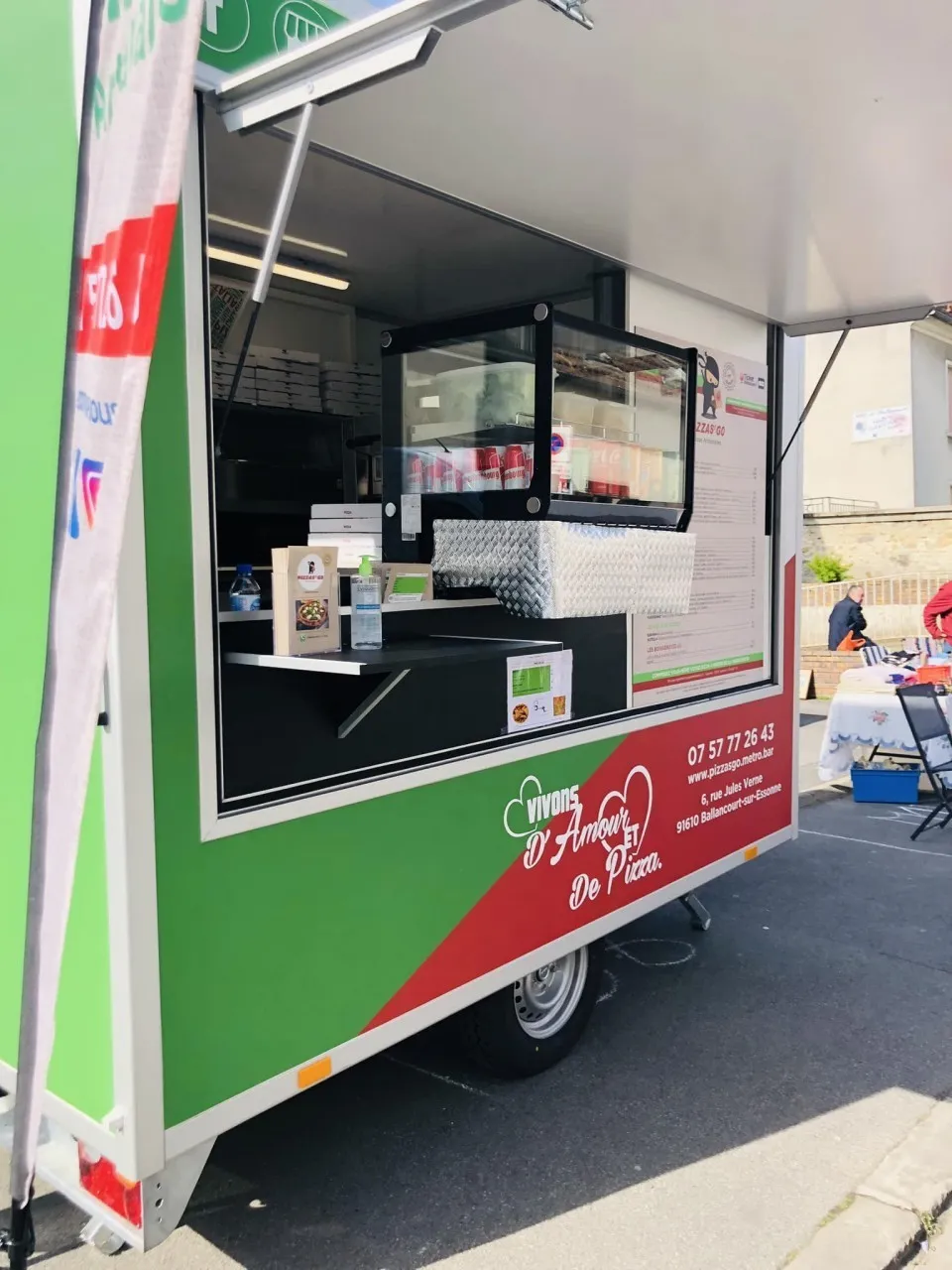 Food truck pizza avec four a bois